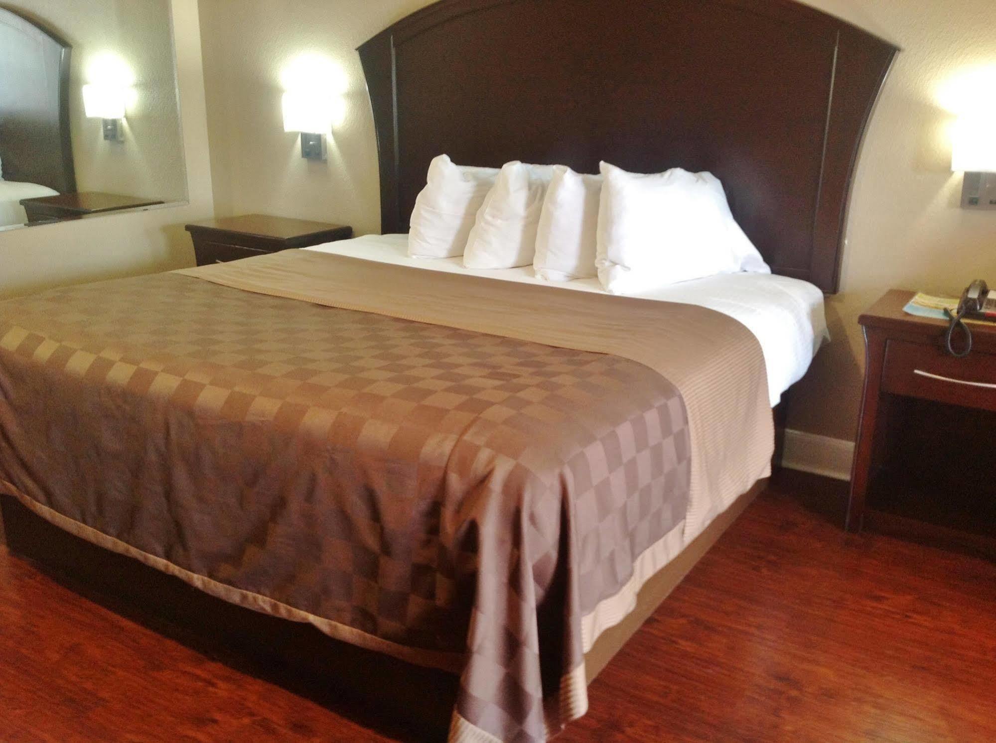 Americas Best Value Inn And Suites Houston / Tomball Parkway Eksteriør bilde